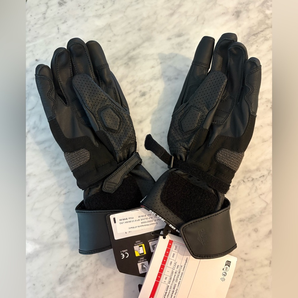 Alpinestars SP-8 v3 Gloves - Picture 2 of 4